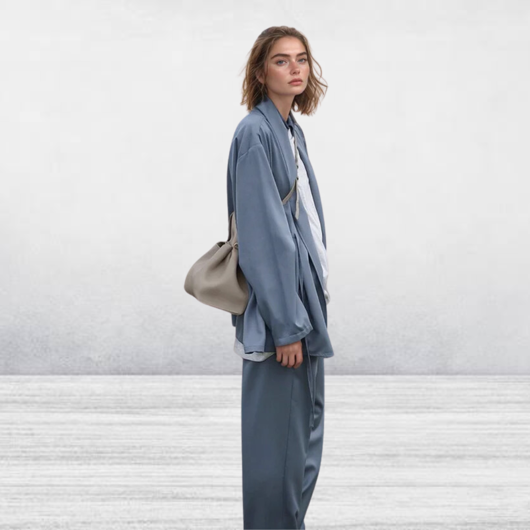 Avere | Elegant Minimalist Tote Bag